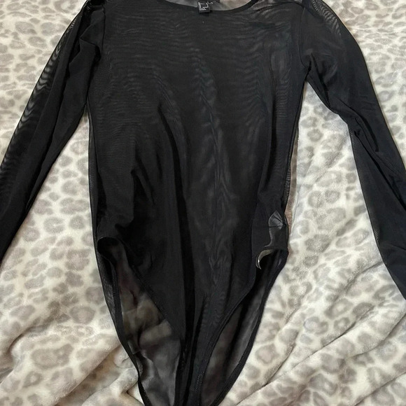 - FOREVER 21 mesh top S - Picture 6 of 6